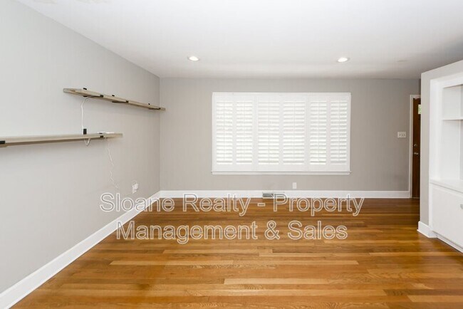 Building Photo - 1789 Balfoure Dr