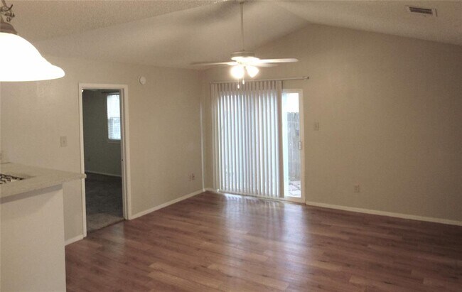 Foto del edificio - 7812 West Gate Blvd