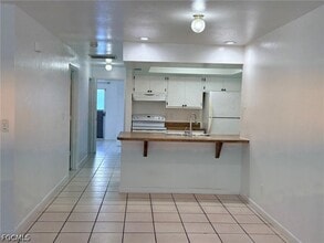 Building Photo - 729 SW 39th St