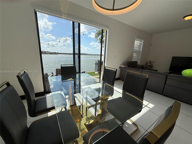 Foto del edificio - 16005 NW 91st Ct