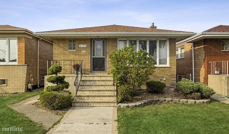 Primary Photo - 3 br, 2 bath House - 6152 W 63rd Pl