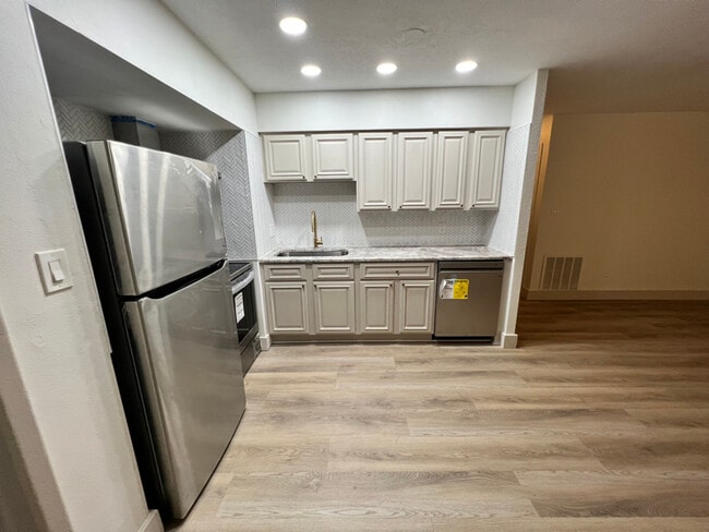 Photo - 5137 Dartmouth Ave N House