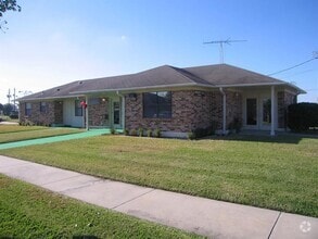 Building Photo - 1207 Miracle Dr