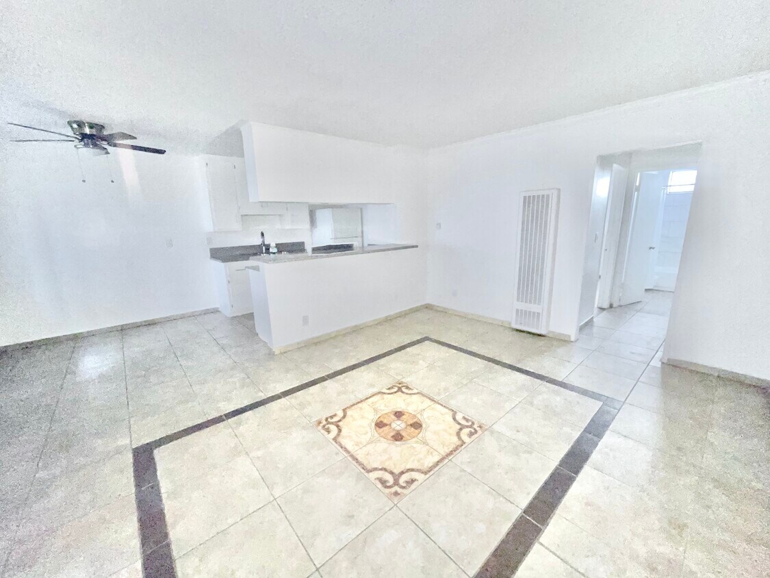 Primary Photo - 12750 Venice Blvd
