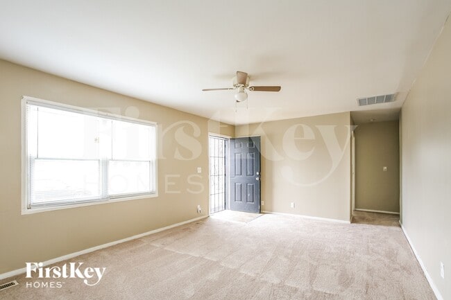 Foto del edificio - 8738 Montery Rd