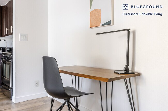 Foto del edificio - 345 Cloverdale Ave