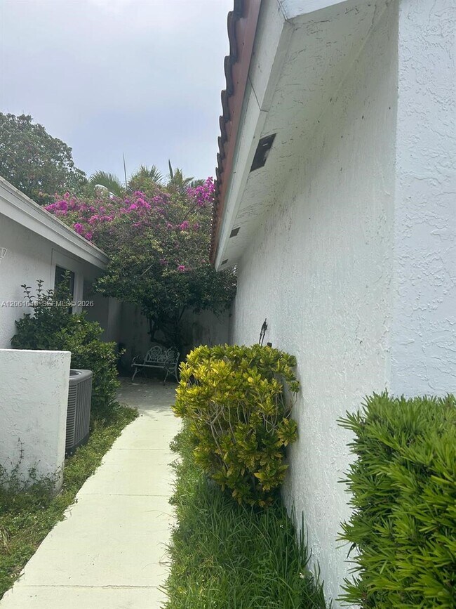 Foto del edificio - 5901 Chester Ln