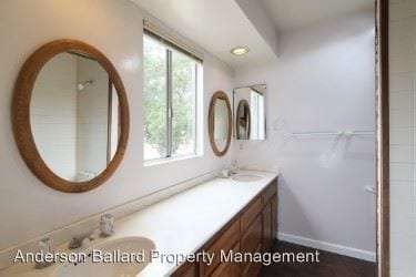 Building Photo - 2054 Lyans Dr