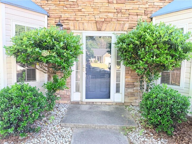 Foto del edificio - 1210 Skylar Ridge Cir
