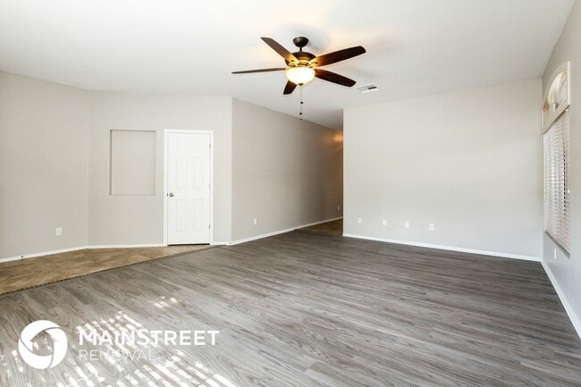 Building Photo - 15832 W Calavar Rd