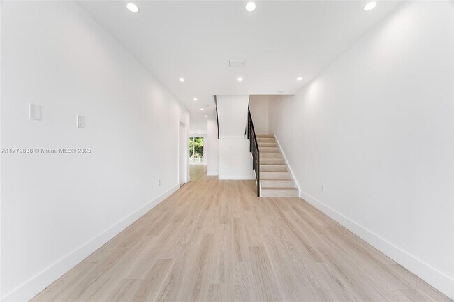 Building Photo - 1644 SW 19th St