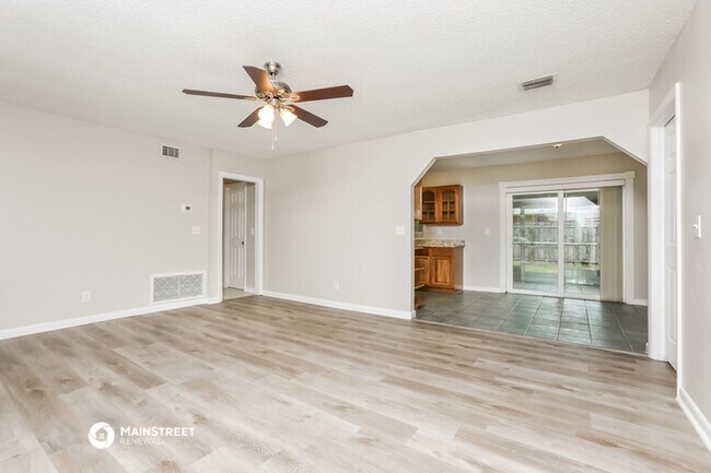 Building Photo - 6762 Patrick Henry Ln