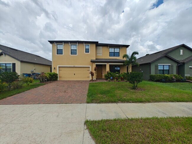 Foto del edificio - 864 Old Country Rd S E