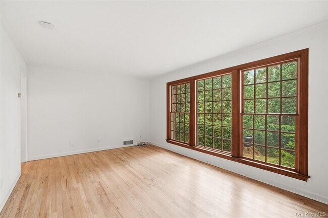Foto del edificio - 84 Pound Ridge Rd