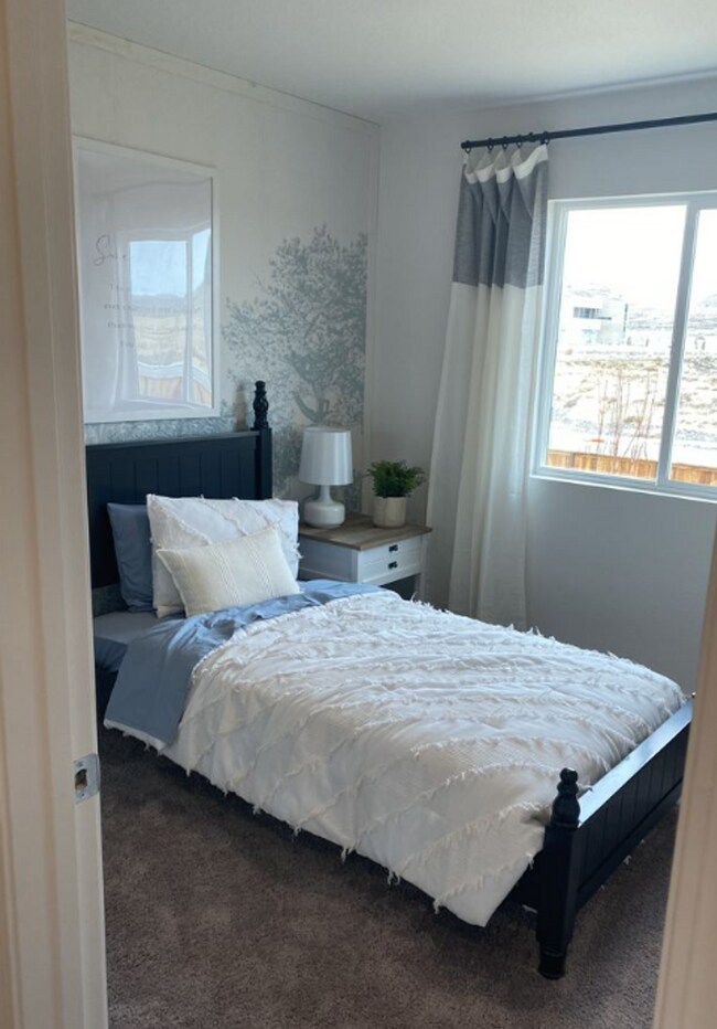 Foto del edificio - For Rent in Kiley Ranch – Bright, Spacious...