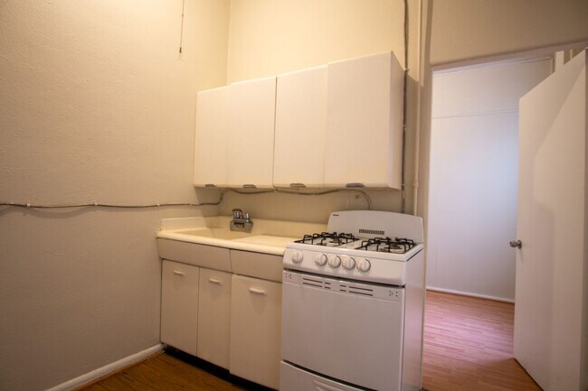 Foto del edificio - Kenton Neighborhood 1-Bedroom Ready Mid-No...