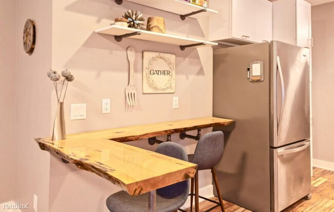 Foto del edificio - 2 br, 1 bath Duplex - 616 Lafayette Avenue...