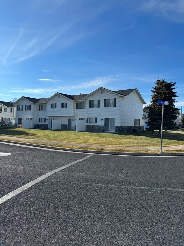 Building Photo - 1016 N 560 W