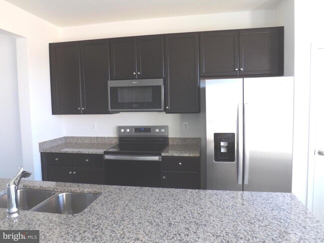 Building Photo - 50 Kirby Ct