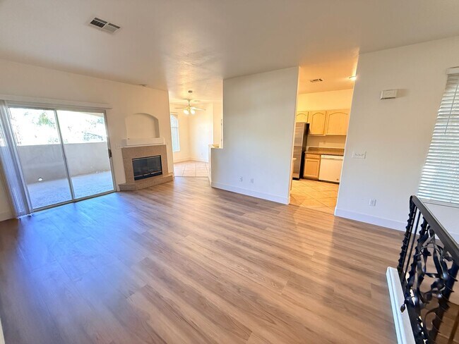 Foto del edificio - 2050 W Warm Springs Rd