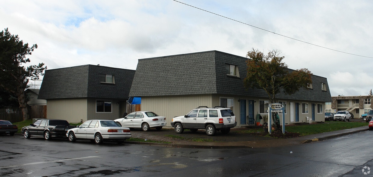 Primary Photo - Queens Trace Apartments
