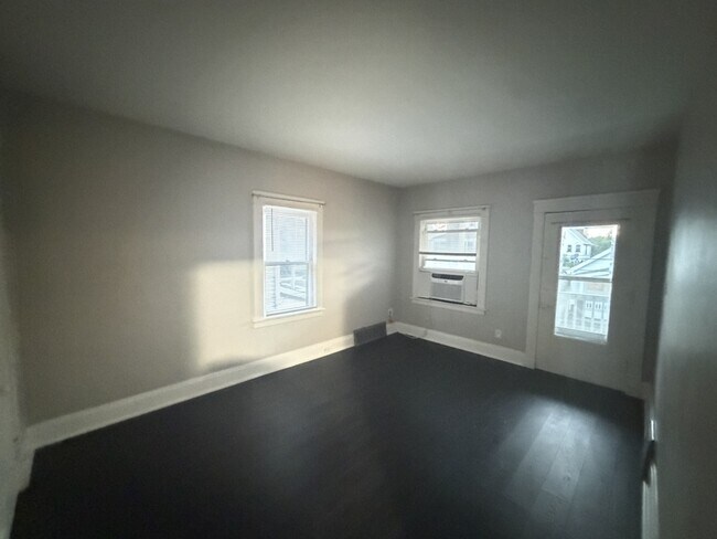 Foto del edificio - 1623 Hopkins Ave