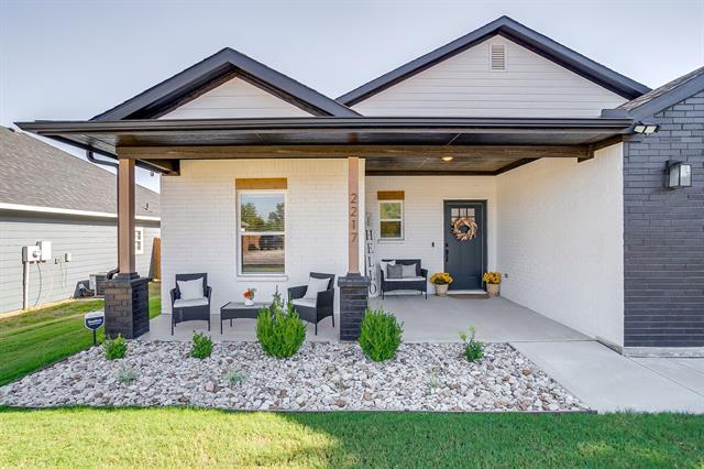 Foto del edificio - 2217 Forest Hill Ln
