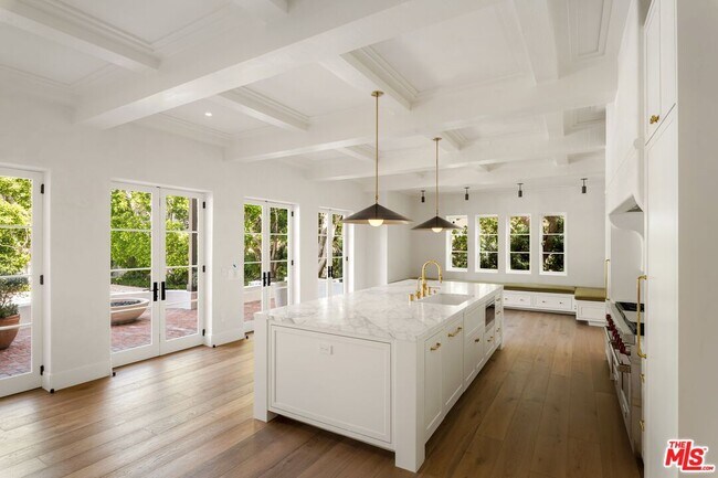 Foto del edificio - 624 N Arden Dr