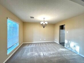 Building Photo - 5903 Llano Creek Dr