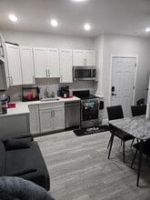 Building Photo - 68 Main St