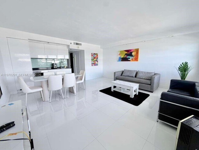 Foto del edificio - 100 Lincoln Rd