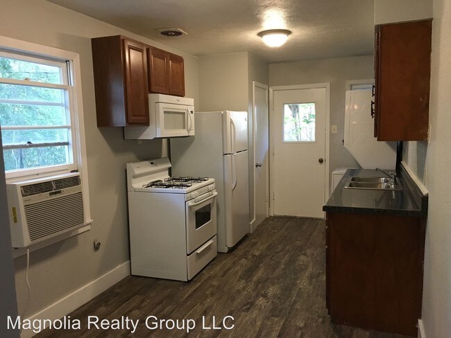 Building Photo - 3 br, 1 bath House - 1009 Anderson Drive