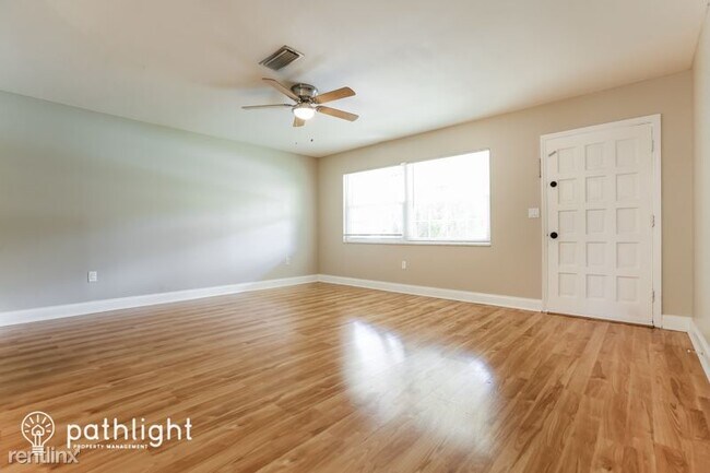 Foto del edificio - 3 br, 2 bath House - 2425 Arapaho Street UNIT