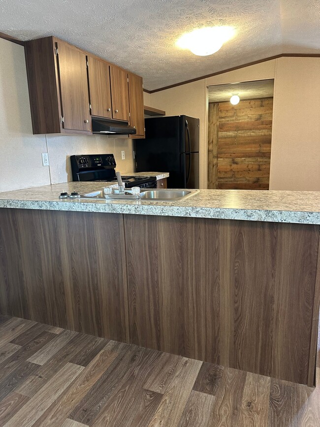 Photo - 833 Lovell Rd House