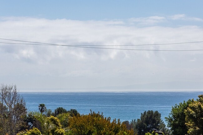 Building Photo - 28320 Rey de Copas Ln