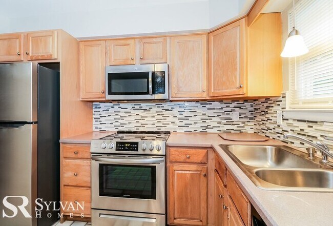 Foto del edificio - Beautifully updated 3 bedroom rancher!