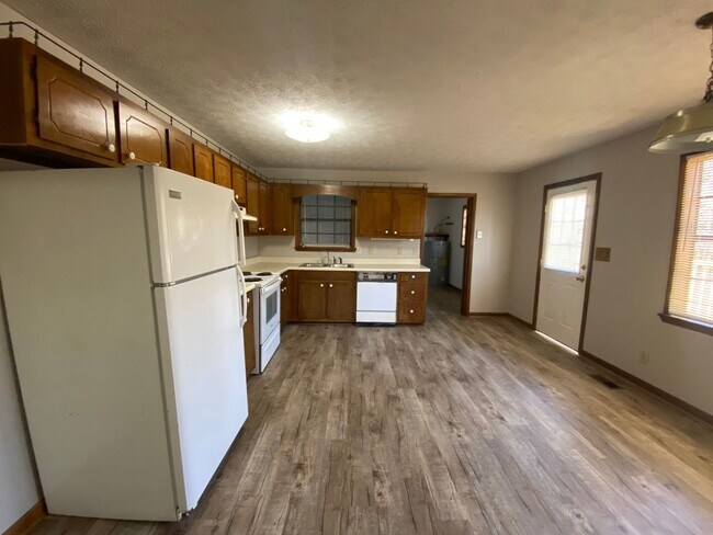 Building Photo - 6414 Permita Court