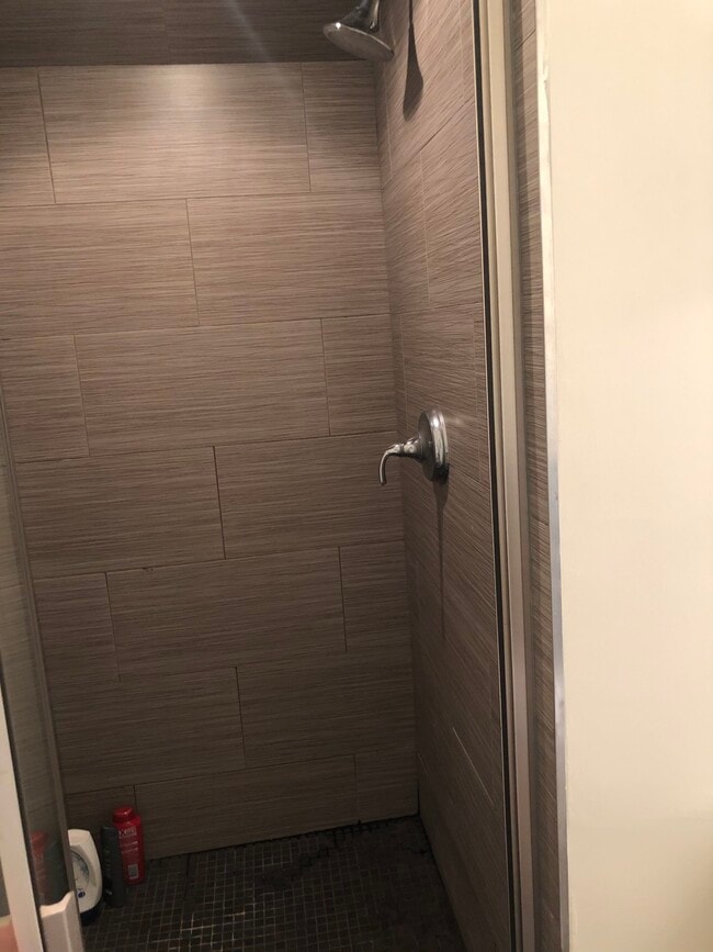 Foto del edificio - 341 Gallivan Blvd