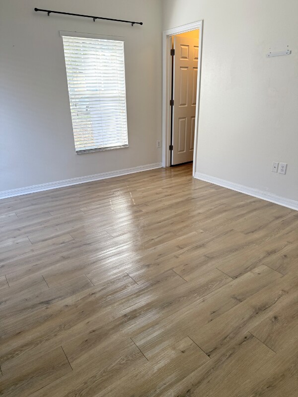 Foto del edificio - 305 E Hanlon St