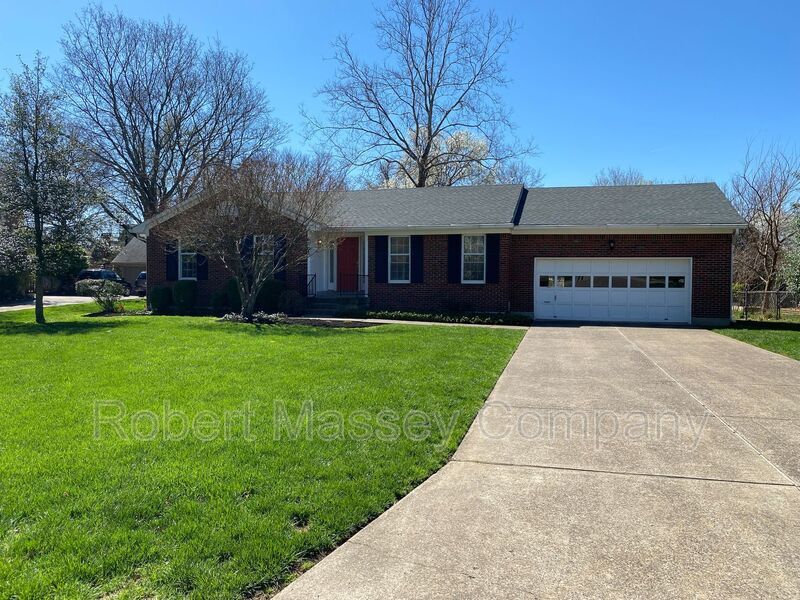 6802 Penwern Ct, Louisville, KY 40207 House Rental in Louisville, KY