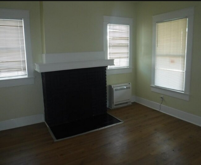 Foto del edificio - 8416 Division Ave