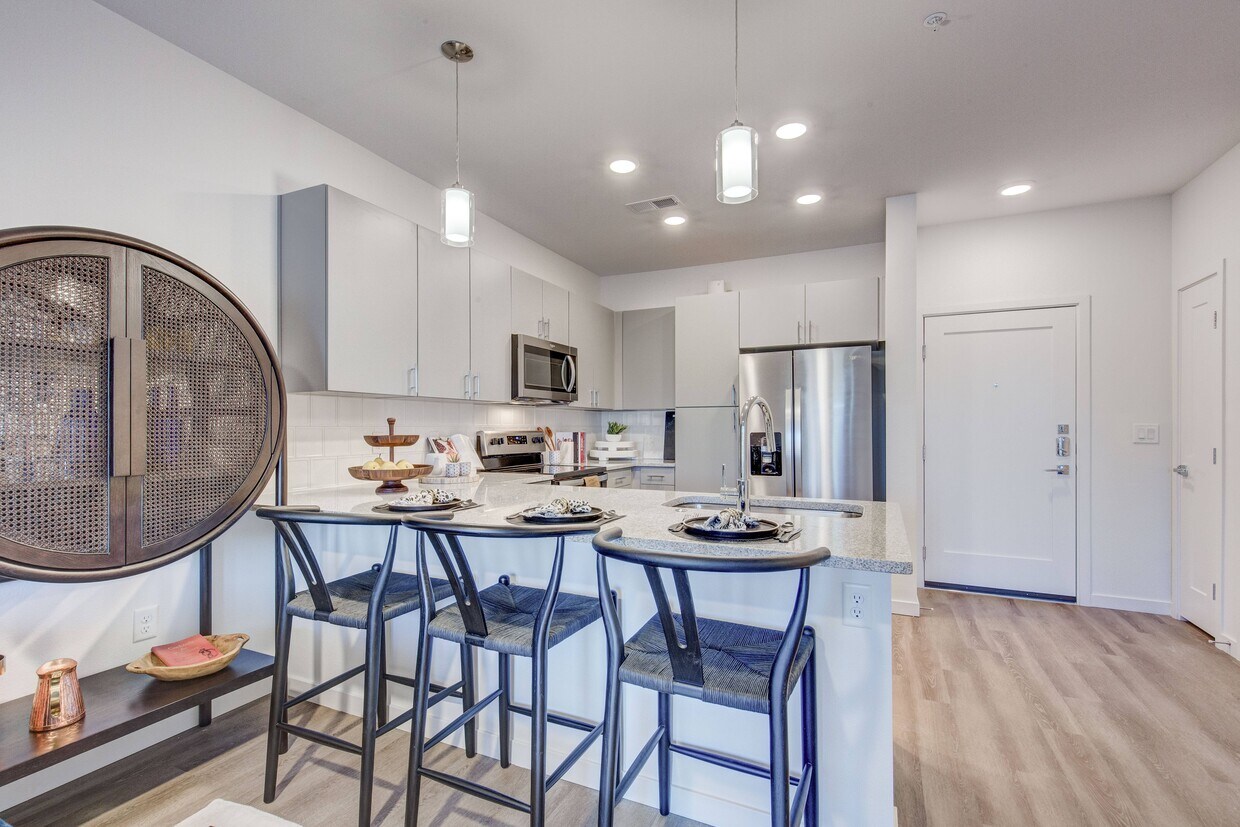 Polaris Junction 185 Polaris Point Loop Colorado Springs, CO