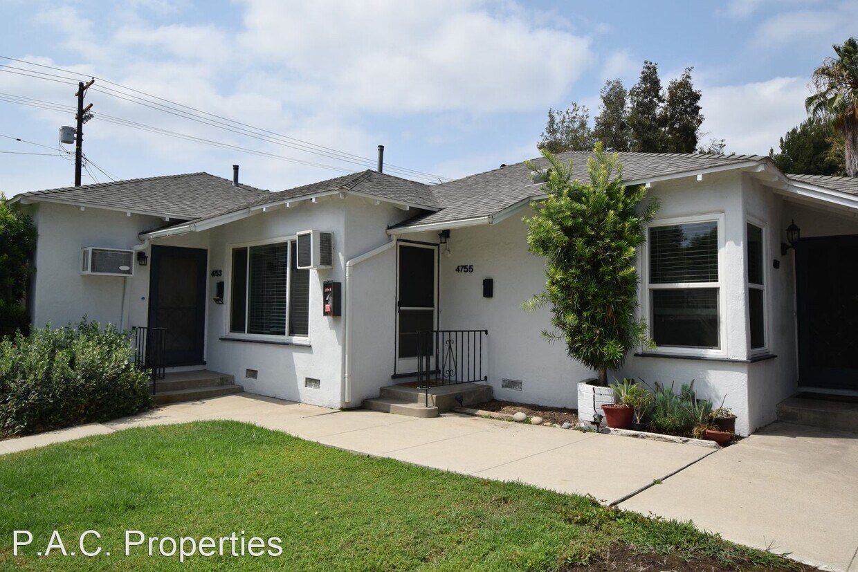 Primary Photo - 1 br, 1 bath Apartment - 4751 Kraft Avenue...