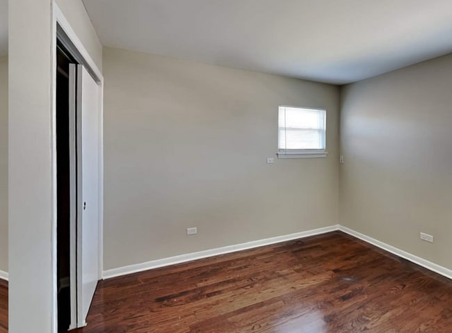 Building Photo - 916 Elsie Dr