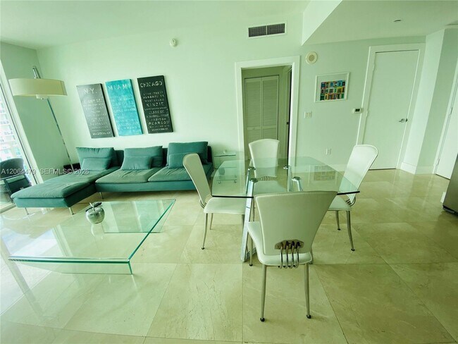 Building Photo - 950 Brickell Bay Dr