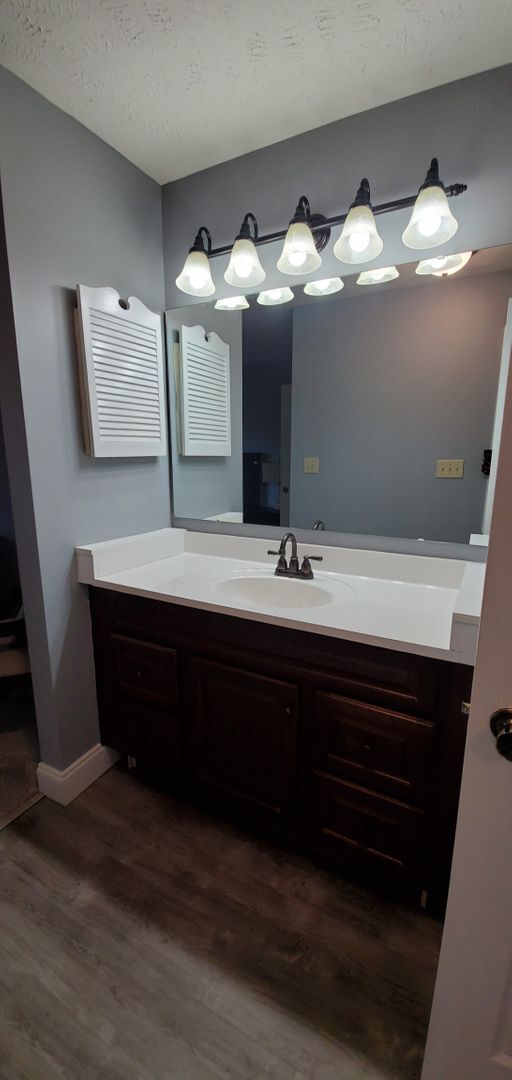Building Photo - 672 Bartons Landing Pl