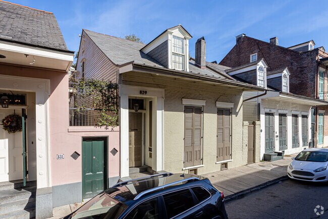 Building Photo - 829 Dumaine St