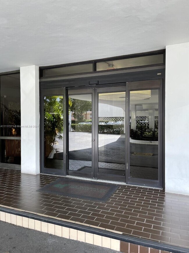 13953 Kendale Lakes Cir Unit 809B, Miami, FL 33183 Condo for Rent in