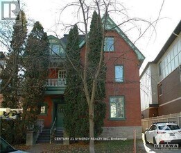 Building Photo - 458 MacLaren St