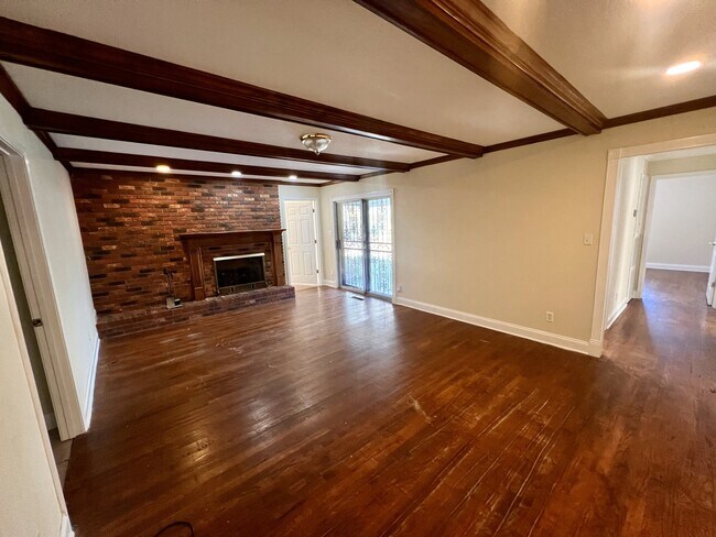 Sala de estar - 1247 Elvis Presley Dr